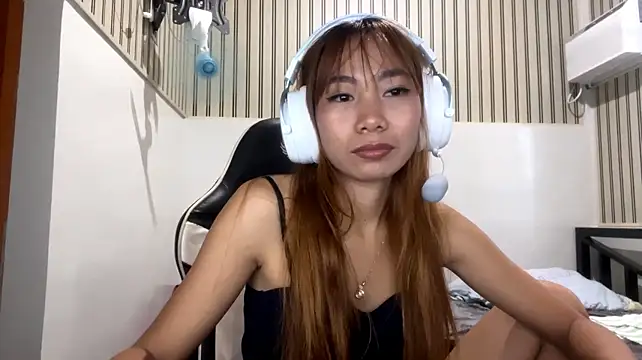 PiaSwida live cam on StripChat