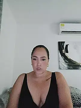 Miss_Agatha webcam