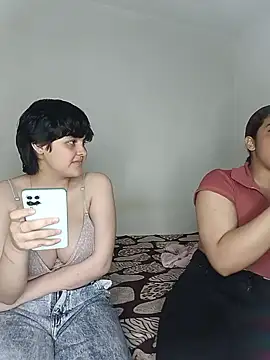 Valkiria_and_Sam webcam