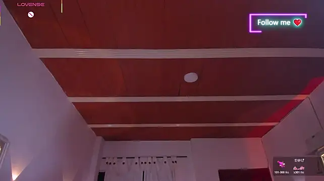 MiaLatina_ webcam