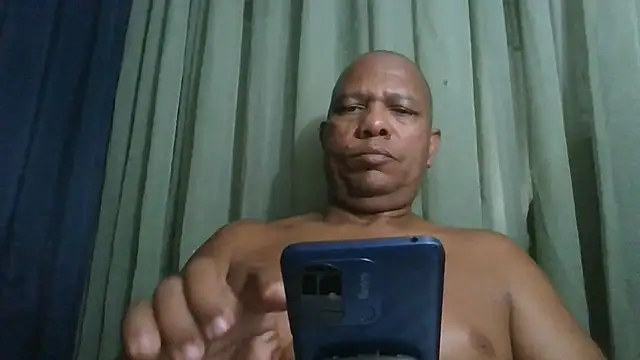 bigblackcock75 webcam