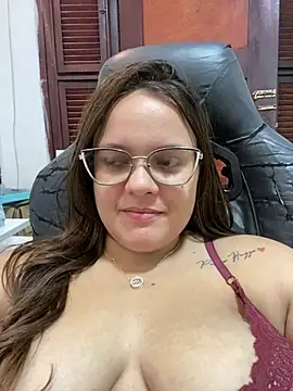Laryssinha_69 webcam