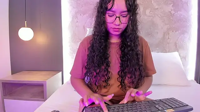 alysson_moon_ webcam