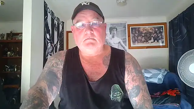 KINKYBLUEYES69