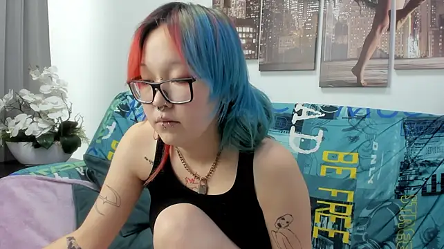 Cute__Kiko live cam on StripChat