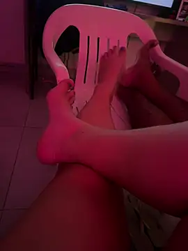 carola_hotwife live cam on StripChat