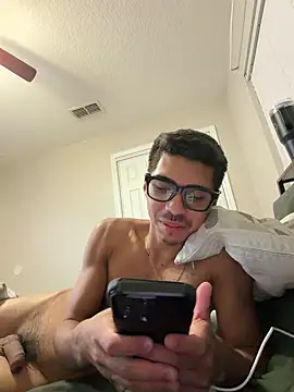 WavyAlloy30 live cam on StripChat