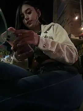 LilacNoir webcam