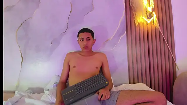 MielAndLeo webcam