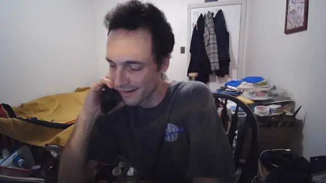 JohnnyMoves webcam