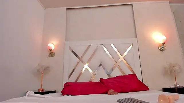 Sky_Collins_ webcam