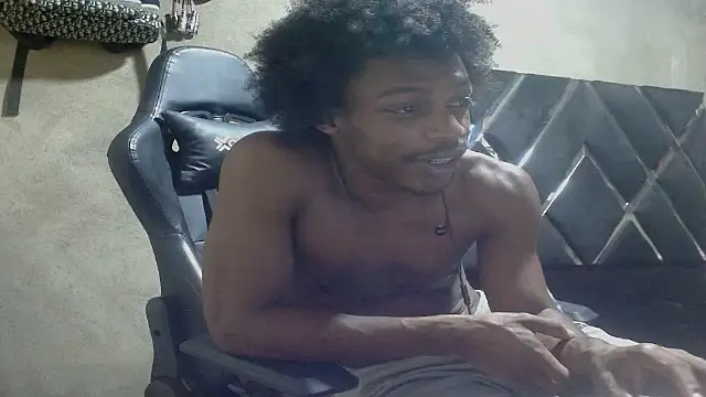 Larry-n-clouds webcam