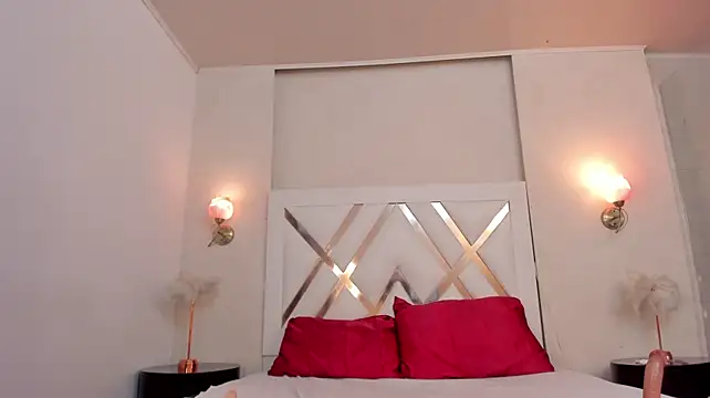 Sky_Collins_ webcam