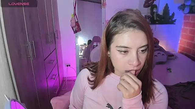 saralolo420 webcam