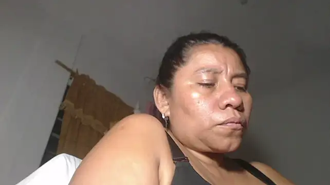 adrixxx38 live cam on StripChat