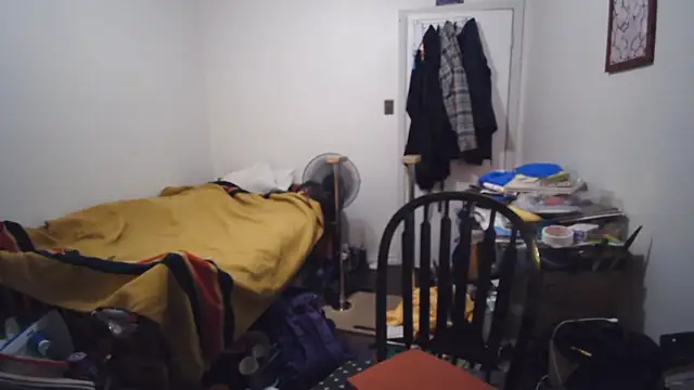 JohnnyMoves webcam