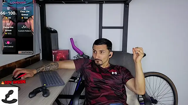 Marck_Muscle webcam