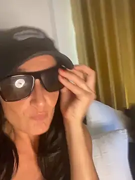 DannyAndKiki webcam