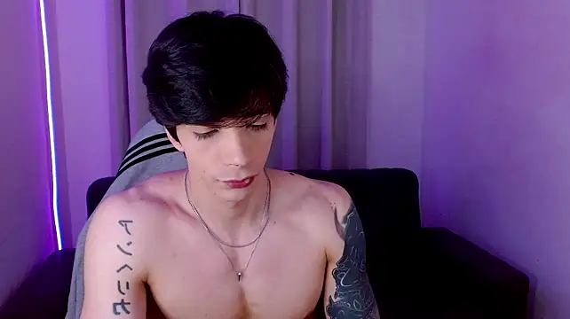 H3ll_B0I webcam