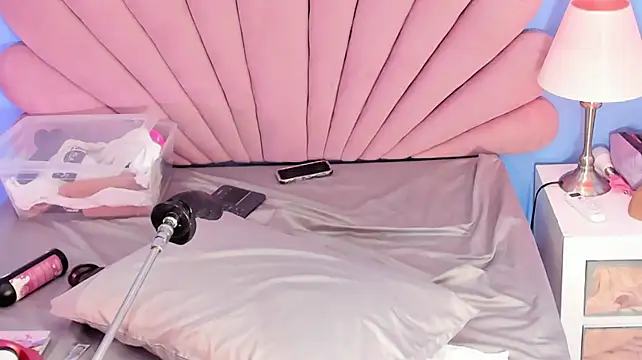 sharlotthe_bigass webcam