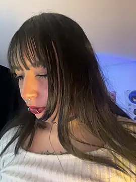 Hinataaa_ webcam