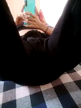 Amisha_kaur live sex cam