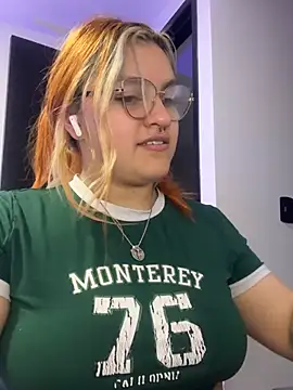 Sophia_Weest99 webcam