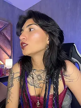 Velvet_Mysstic webcam