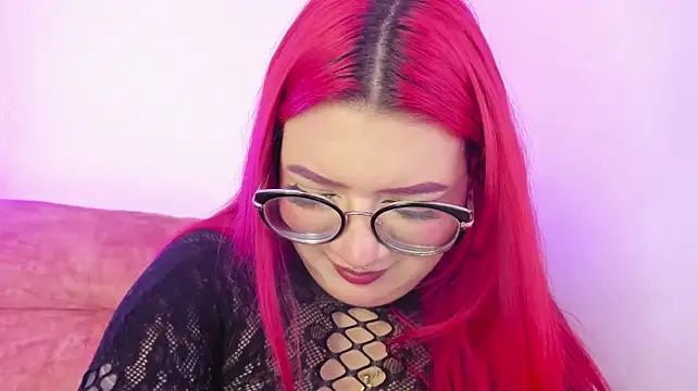 MelannyCurvy webcam