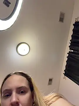 peachyparisss