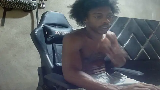 Larry-n-clouds webcam