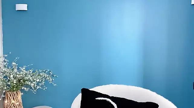ella55-- webcam
