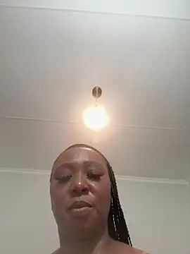 Bootyliciouse21X