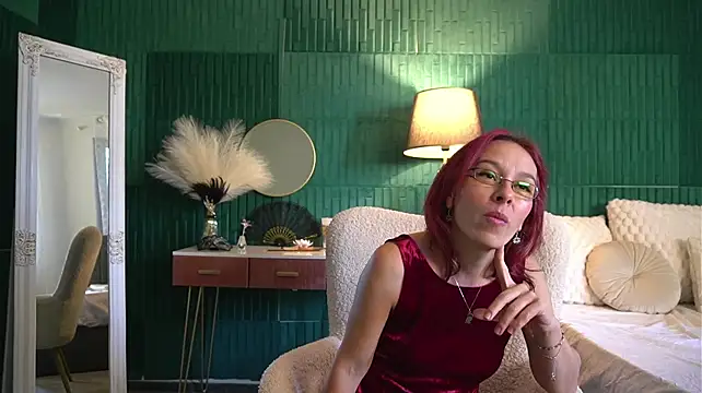 HaileyMoonn webcam