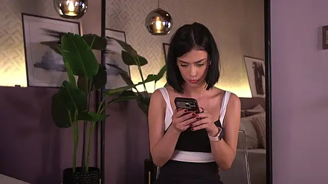 ElleDiane webcam