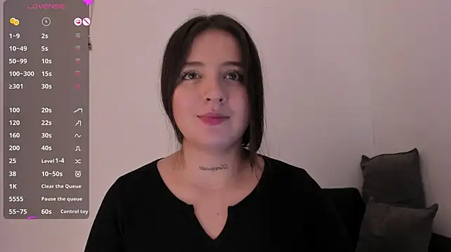 Sabrina_Lennox live cam on StripChat