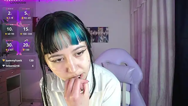 iris_sky live cam on StripChat