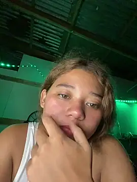 Rico02j live cam on StripChat