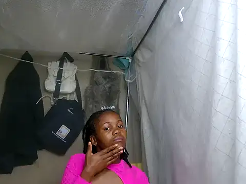 prettybelly live cam on StripChat