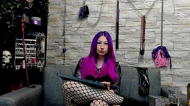 Miss_Kaz live cam on StripChat