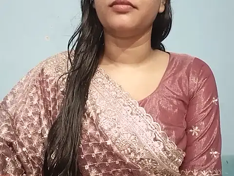 Adhiti_1 live cam on StripChat