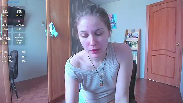 Tiny_Kiss live cam on StripChat