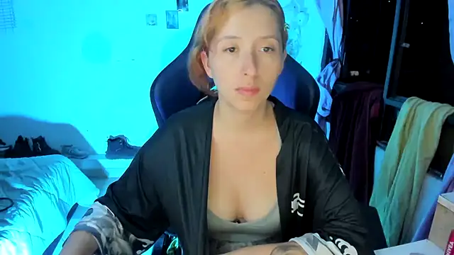 Ginger_Sweetty live cam on StripChat