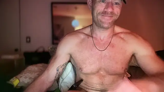 FitStacheDaddy live cam on StripChat