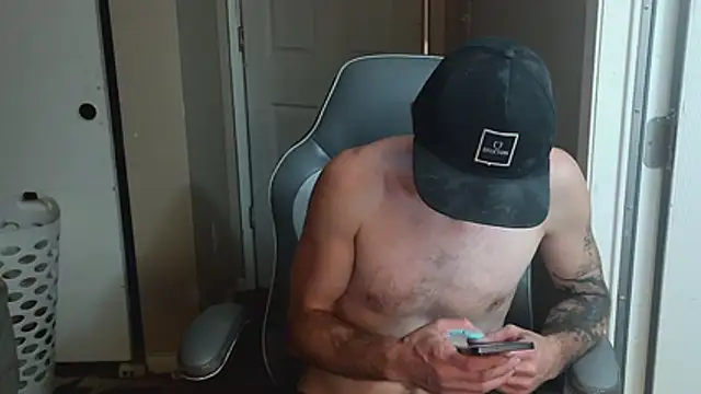 Huntzg23 live cam on StripChat