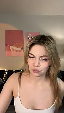 SunTaliaStar live cam on StripChat