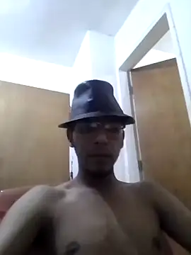 akillvalent live cam on StripChat