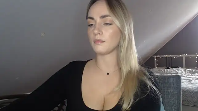 ScarlettSensitive webcam