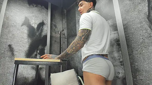 Gury_tattoo webcam