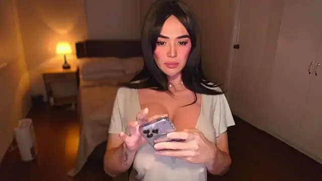 AnneHartx live cam on StripChat